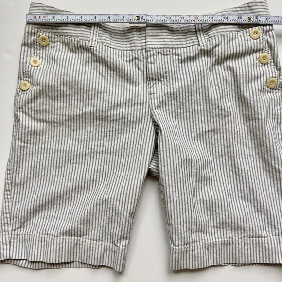 Striped Gap Maternity Cotton Blend Women’s Shorts - White & Gray - Picture 4 of 5